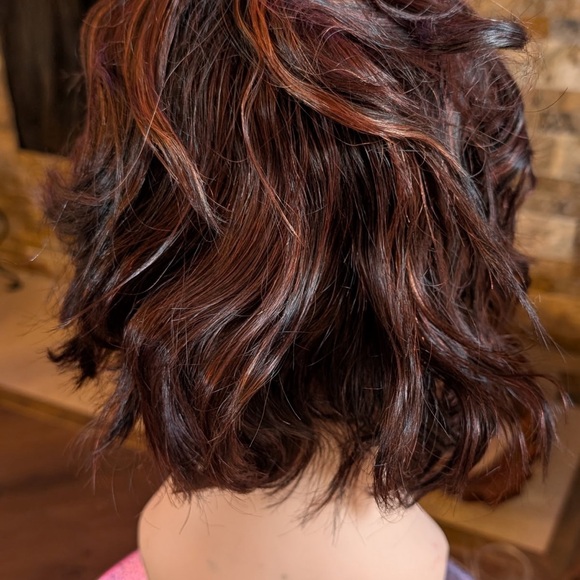 CLOSEOUT… Check Out Closet, Bundle and Save. Elegant Wavy Brown Wig for Women - Picture 4 of 4